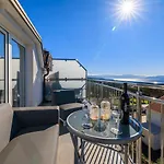 Апартаменты Helles Mit Atemberaubenden Meerblick Bis Zur Insel Krk Цриквеница