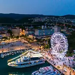 Helles Mit Atemberaubenden Meerblick Bis Zur Insel Krk Апартаменты *