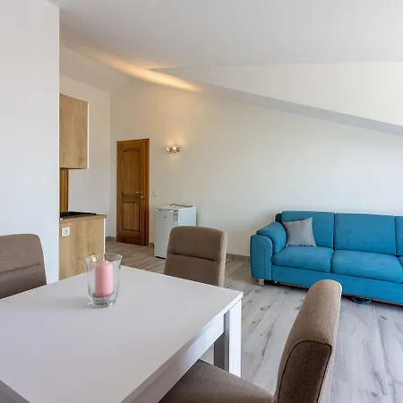 Helles Mit Atemberaubenden Meerblick Bis Zur Insel Krk Apartamento Crikvenica
