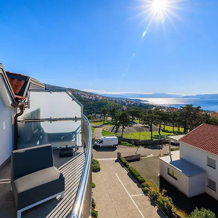 Helles Mit Atemberaubenden Meerblick Bis Zur Insel Krk Apartment *