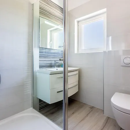 Apartamento Helles Mit Atemberaubenden Meerblick Bis Zur Insel Krk
