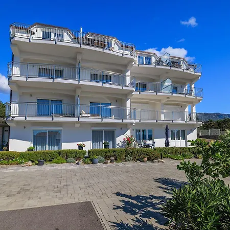 Apartment Helles Mit Atemberaubenden Meerblick Bis Zur Insel Krk