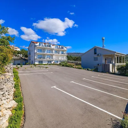 Apartment Helles Mit Atemberaubenden Meerblick Bis Zur Insel Krk