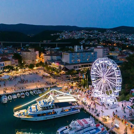 Helles Mit Atemberaubenden Meerblick Bis Zur Insel Krk Apartment *