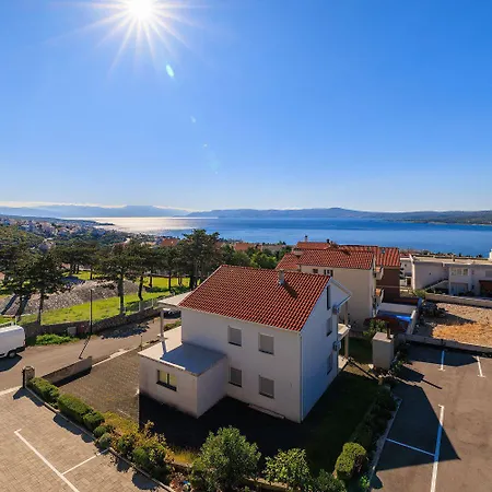 Helles Mit Atemberaubenden Meerblick Bis Zur Insel Krk Daire Crikvenica
