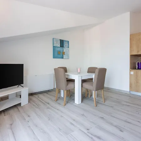 Apartment Helles Mit Atemberaubenden Meerblick Bis Zur Insel Krk Crikvenica