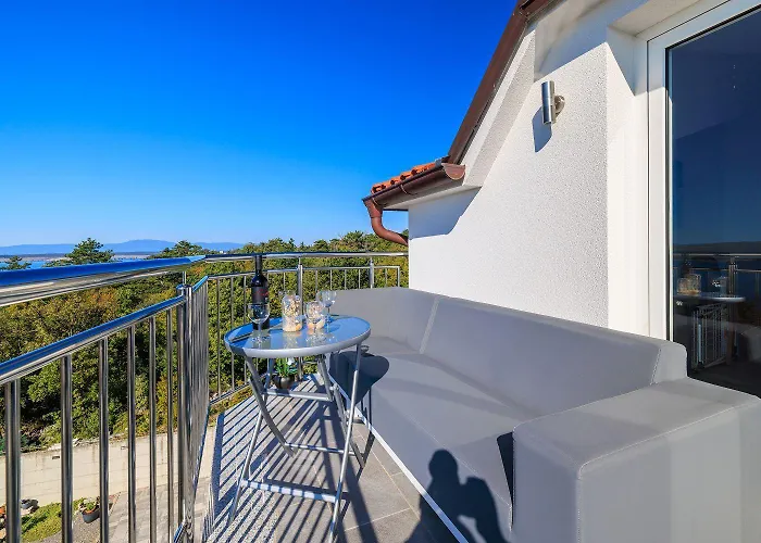 Apartment Helles Mit Atemberaubenden Meerblick Bis Zur Insel Krk *