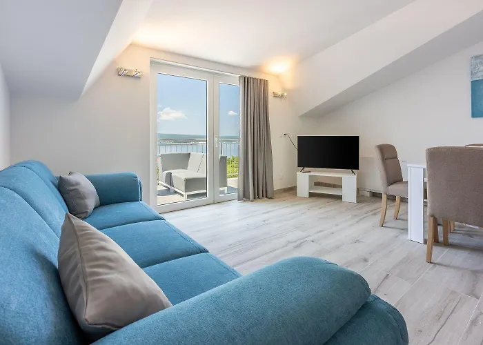 Helles Mit Atemberaubenden Meerblick Bis Zur Insel Krk Apartment