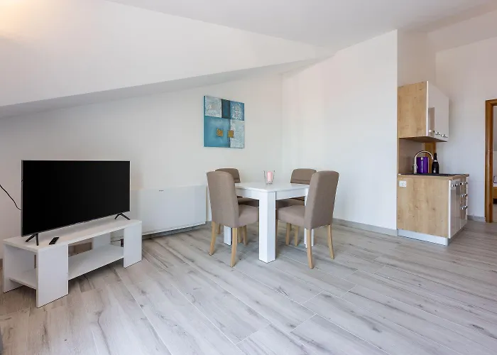 Apartment Helles Mit Atemberaubenden Meerblick Bis Zur Insel Krk Crikvenica