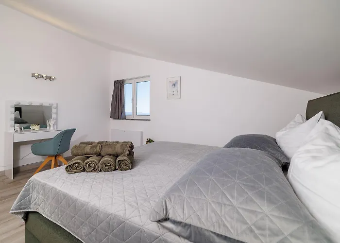 Helles Mit Atemberaubenden Meerblick Bis Zur Insel Krk Apartment Crikvenica